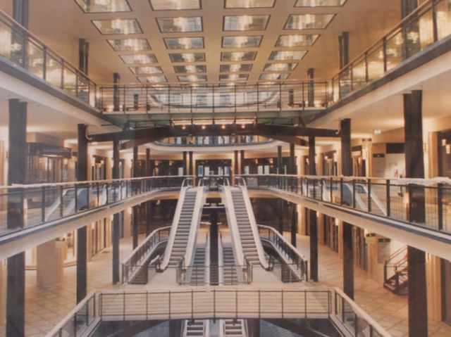 Lindencorso, Berlin, Volkswagen branch